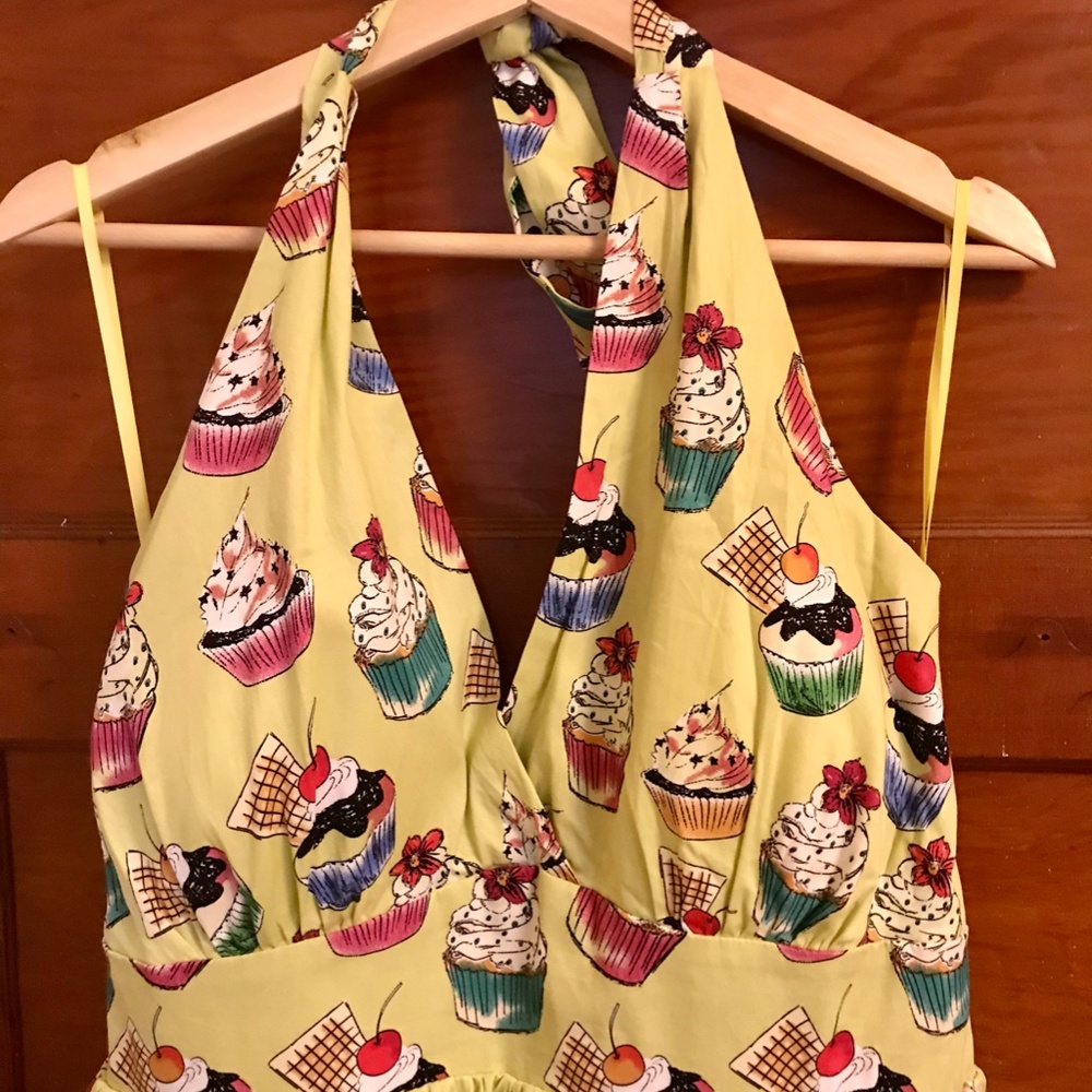 NWT Lindy Bop Marilyn Cupcake Halter Swing Dress